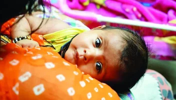 শিশুর জ্বর হলে সিরাপ নাকি সাপোজিটরি